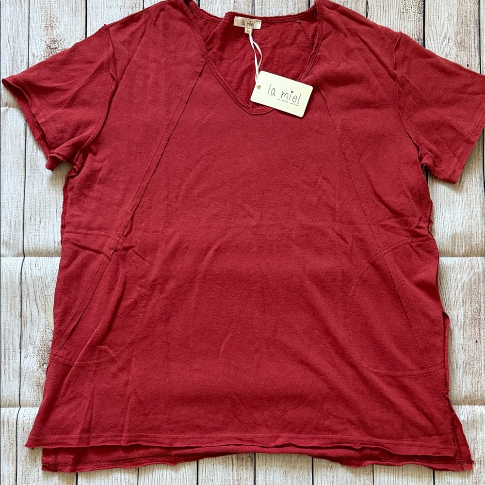 LaMiel Women's Short Sleeve Rust Red Tee with Pockets!!!